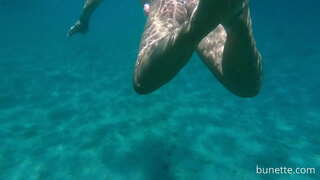 Плаваю үз анальной пробкой океанда