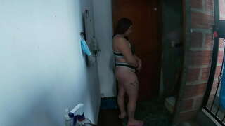 میں نے آپ کو مدعو کرنے کے لئے گھر میں داخل کرنے کے لئے ، ایک گھر کا گوشت اور وہ کتیا کی طرح مجھے دیکھنے کے اختتام تک