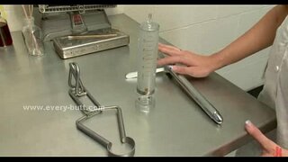 Enfermeira con voraz burro come galo