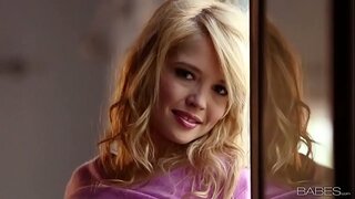 Babes - OPPKVIKKET Tiffany Fox