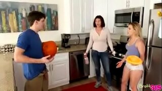 ���ාඩගම සමග stepsister අතර අම්මා කරන්නේ labore ගෙදර